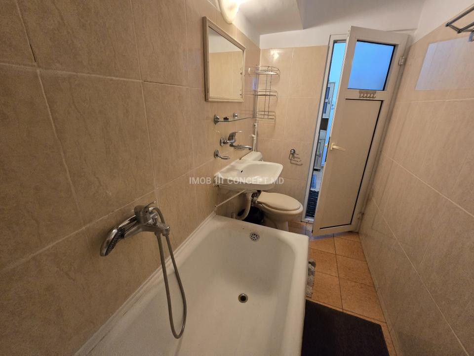 INCHIRIERE GARSONIERA moderna  in Ploiesti, zona Baraolt