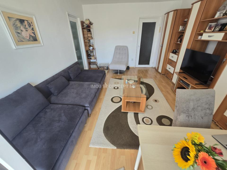 VANZARE Apartament 2 camere zona Vest-West Mall