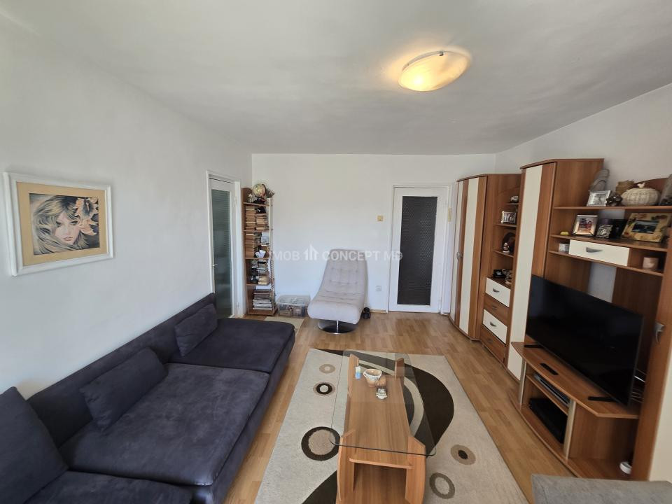 VANZARE Apartament 2 camere zona Vest-West Mall