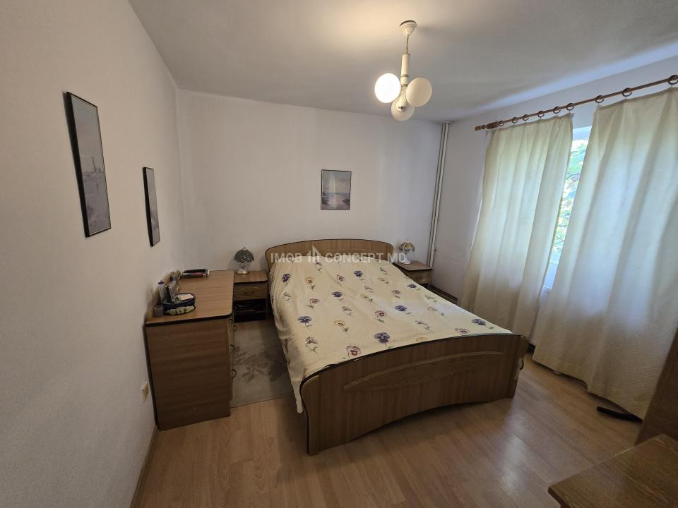 VANZARE Apartament 2 camere zona Vest-West Mall