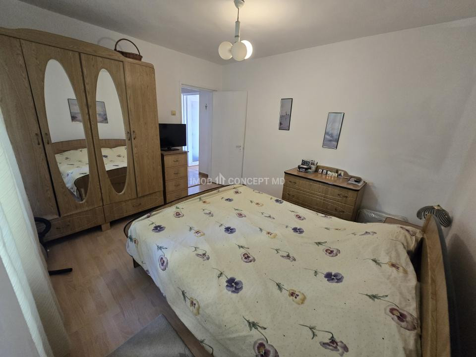 VANZARE Apartament 2 camere zona Vest-West Mall