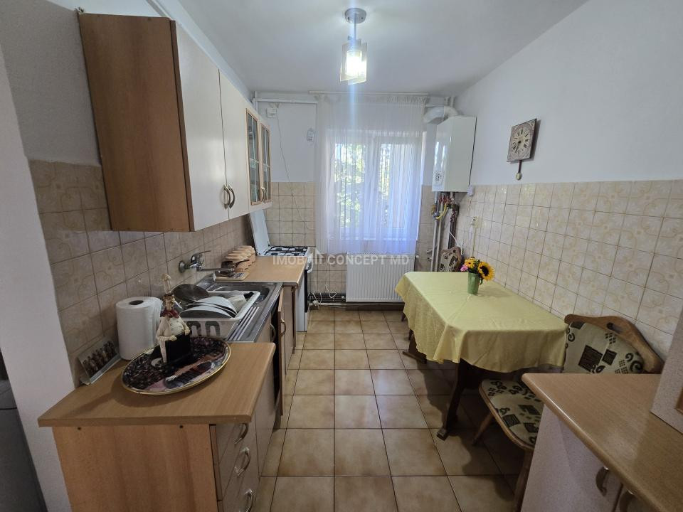 VANZARE Apartament 2 camere zona Vest-West Mall