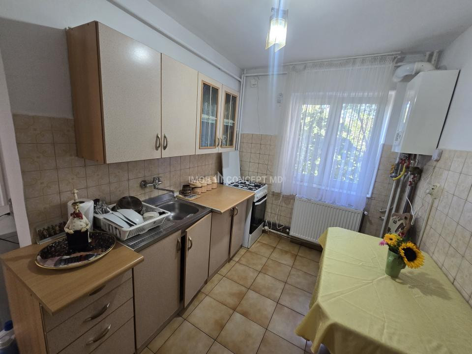 VANZARE Apartament 2 camere zona Vest-West Mall