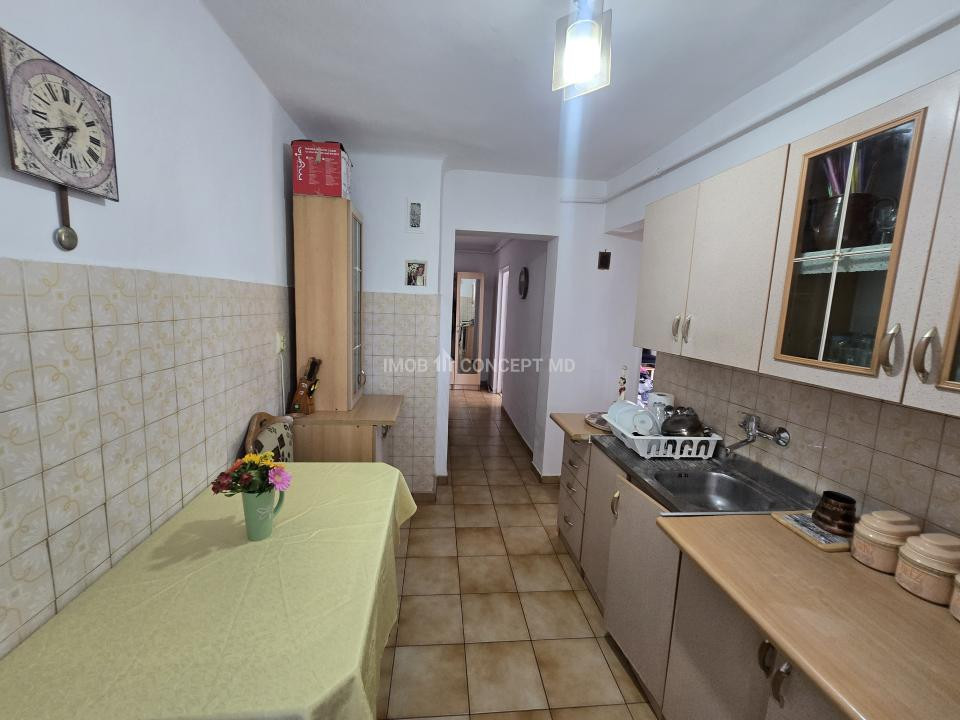 VANZARE Apartament 2 camere zona Vest-West Mall