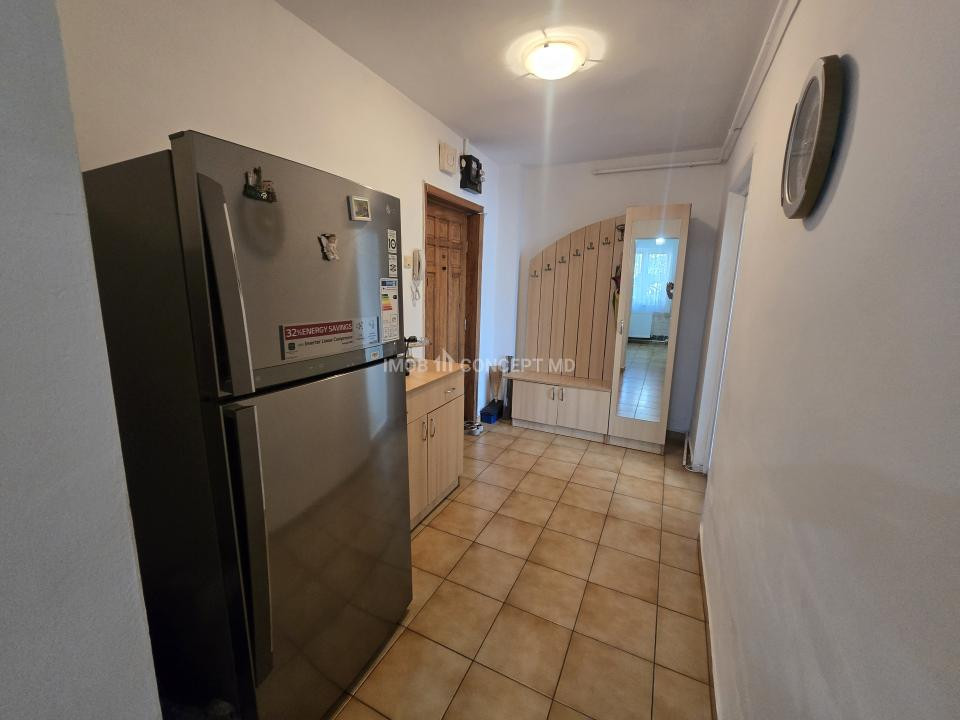 VANZARE Apartament 2 camere zona Vest-West Mall