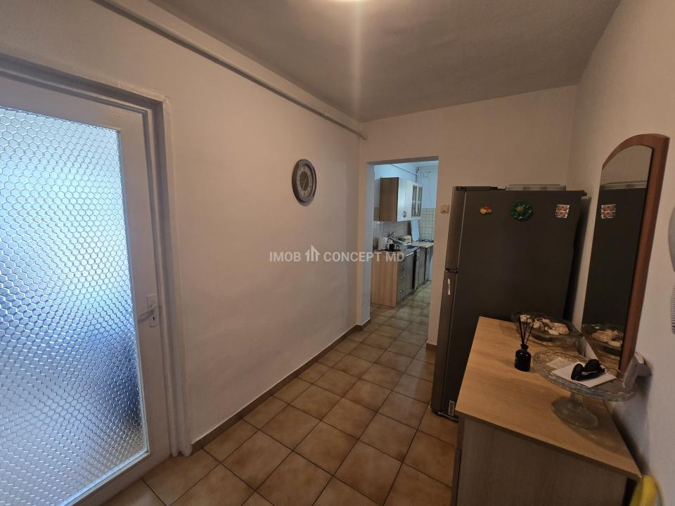 VANZARE Apartament 2 camere zona Vest-West Mall