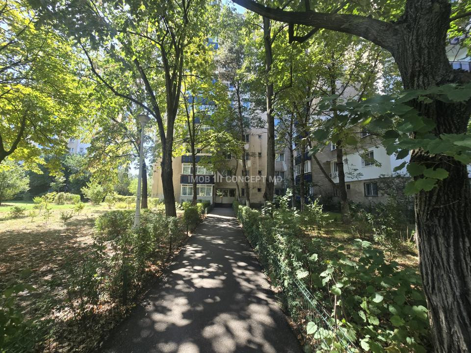 VANZARE Apartament 2 camere zona Vest-West Mall
