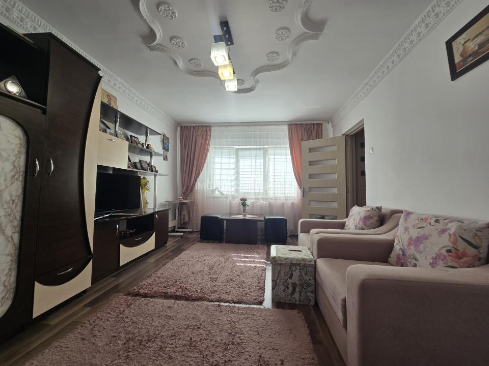 VANZARE APARTAMENT 2 CAMERE in zona Mihai Bravu