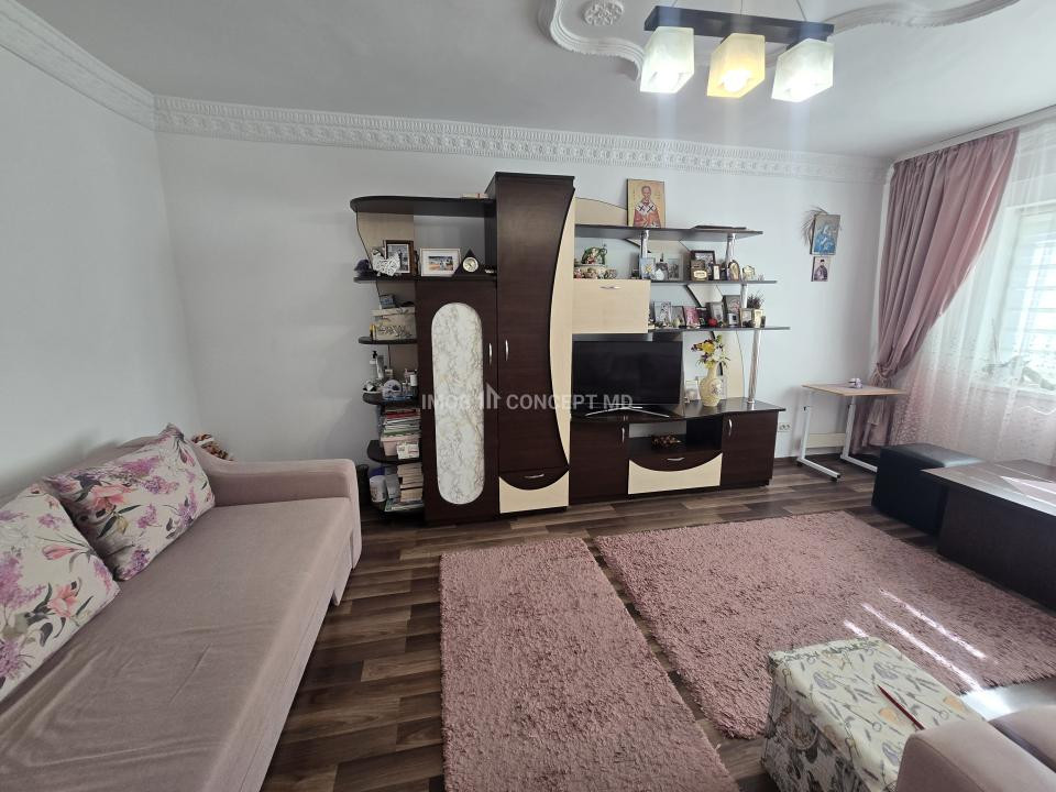 VANZARE APARTAMENT 2 CAMERE in zona Mihai Bravu