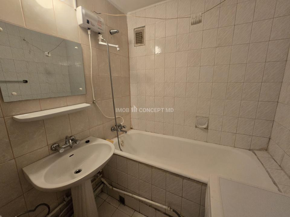INCHIRIERE GARSONIERA SPATIOASA in zona Ultracentrala