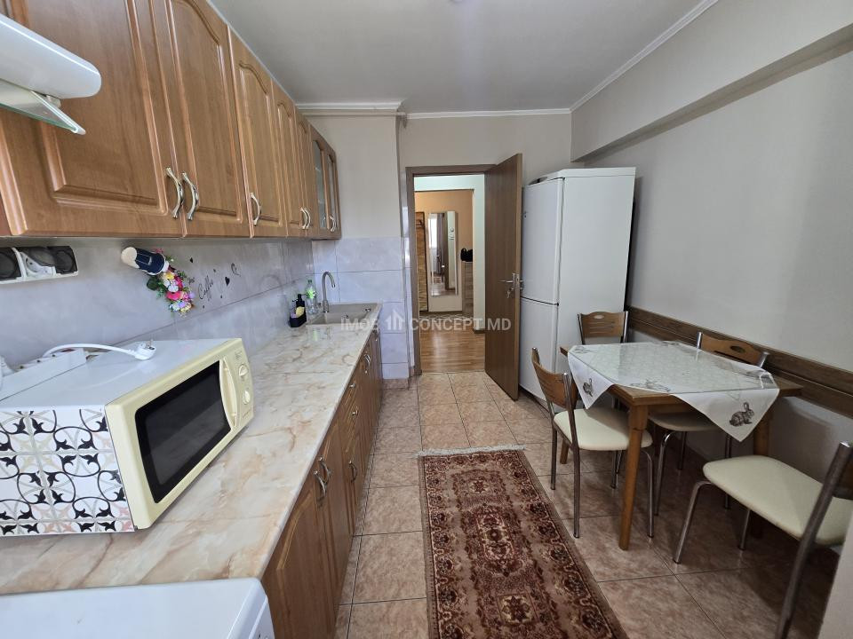 Inchiriere apartament 3 camere spatios in zona Pta M Viteazul