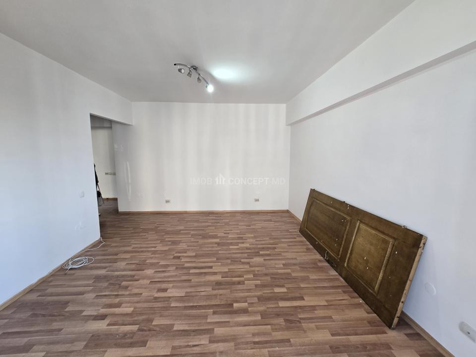 VANZARE apartament 3 camere, 2 bai in zona Pta M Viteazul
