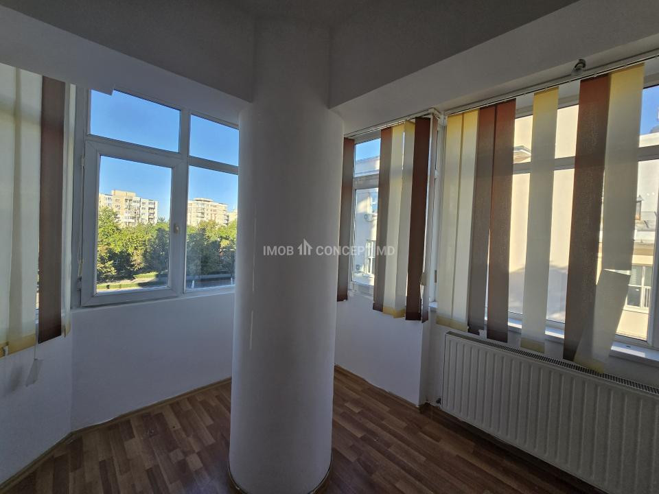 VANZARE apartament 3 camere, 2 bai in zona Pta M Viteazul