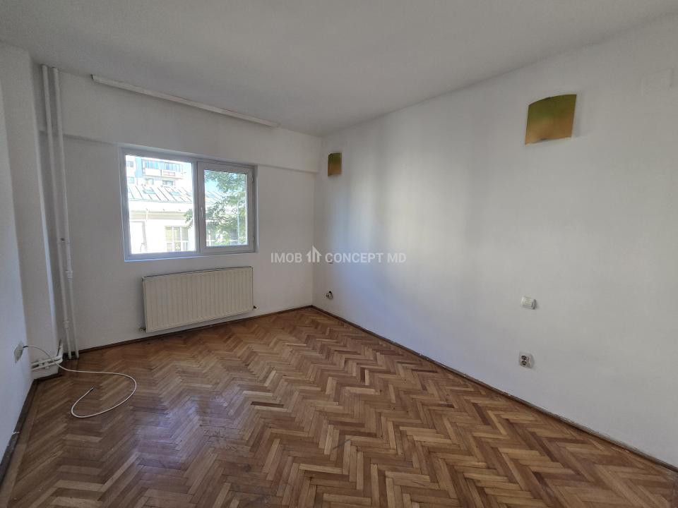 VANZARE apartament 3 camere, 2 bai in zona Pta M Viteazul