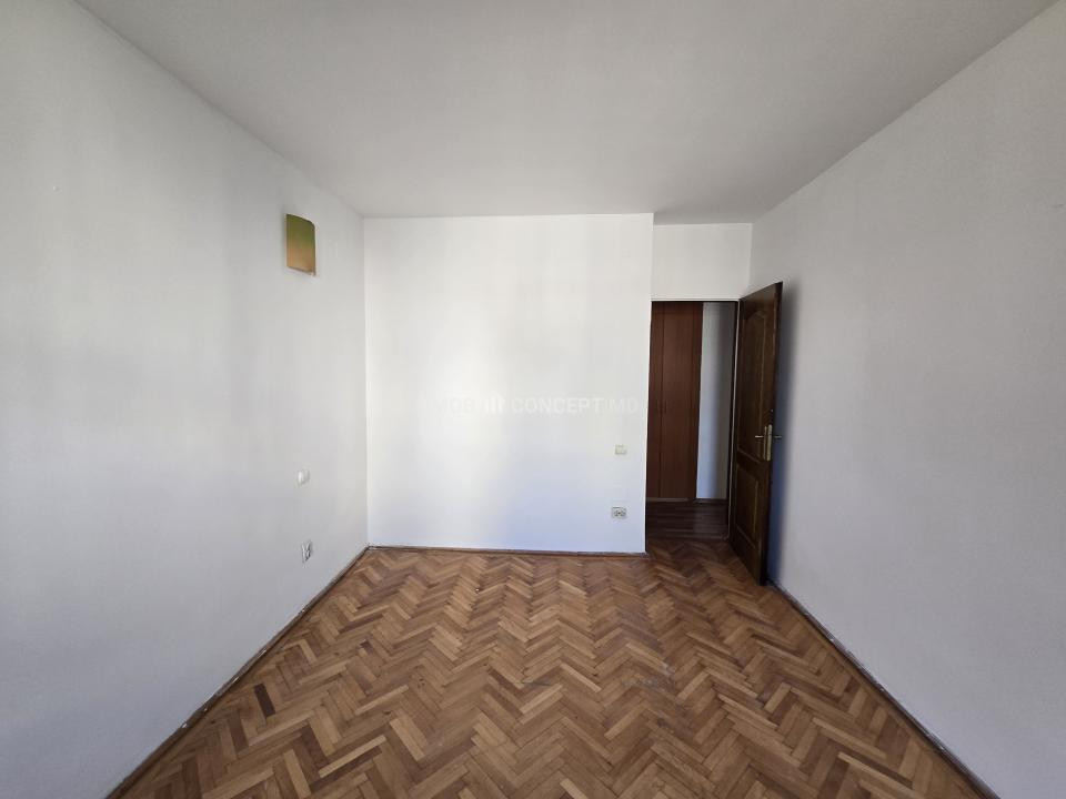 VANZARE apartament 3 camere, 2 bai in zona Pta M Viteazul