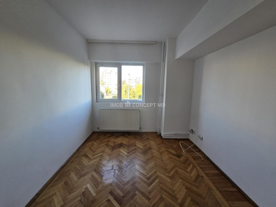 VANZARE apartament 3 camere, 2 bai in zona Pta M Viteazul