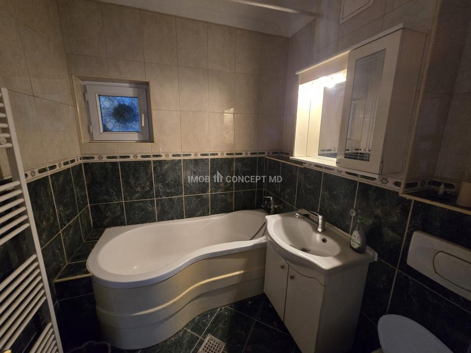 VANZARE apartament 3 camere, 2 bai in zona Pta M Viteazul