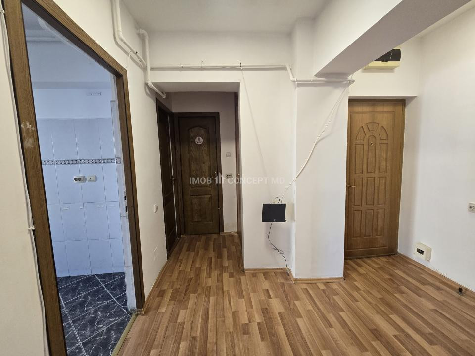 VANZARE apartament 3 camere, 2 bai in zona Pta M Viteazul