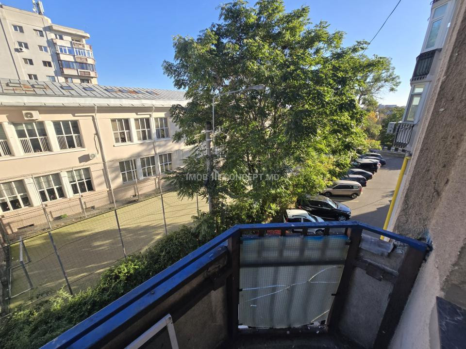 VANZARE apartament 3 camere, 2 bai in zona Pta M Viteazul