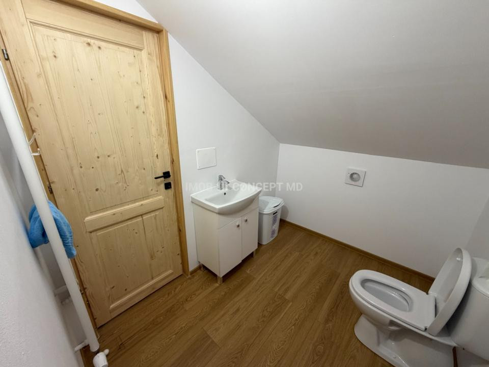 VANZARE Casa-vila cu teren generos si padure, Surani-Prahova