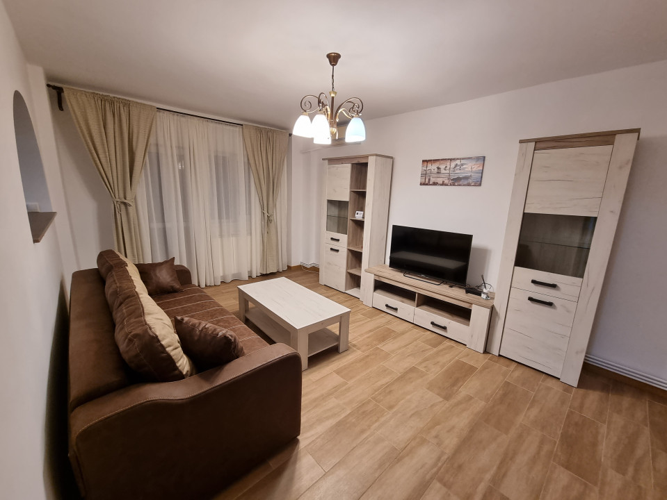 Apartament 3 camere de inchiriat in zona Ultracentrala