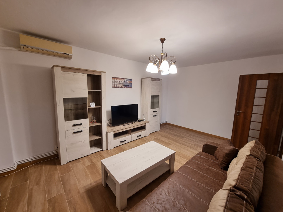 Apartament 3 camere de inchiriat in zona Ultracentrala
