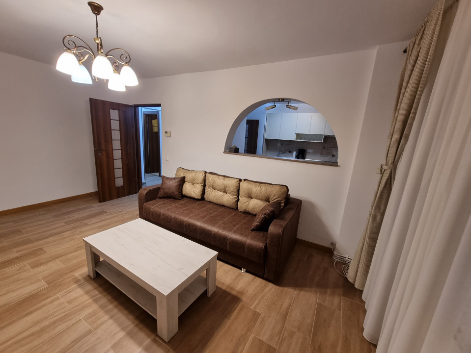 Apartament 3 camere de inchiriat in zona Ultracentrala