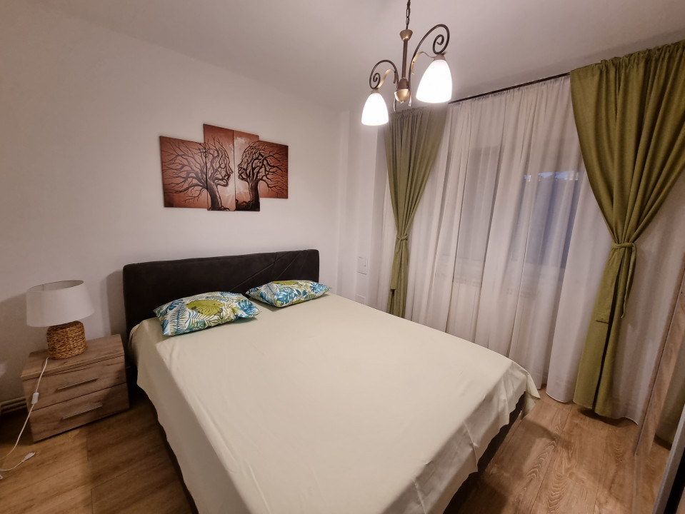 Apartament 3 camere de inchiriat in zona Ultracentrala