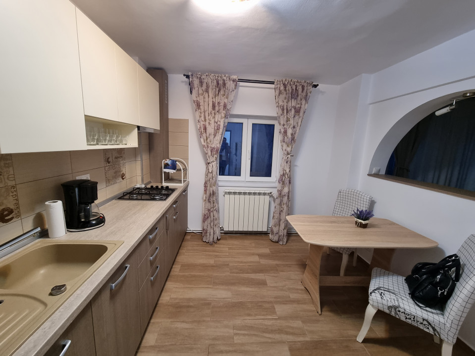 Apartament 3 camere de inchiriat in zona Ultracentrala