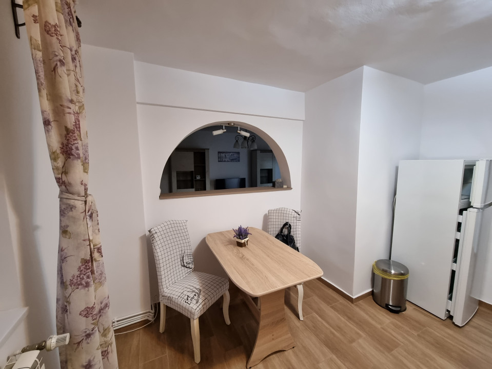 Apartament 3 camere de inchiriat in zona Ultracentrala