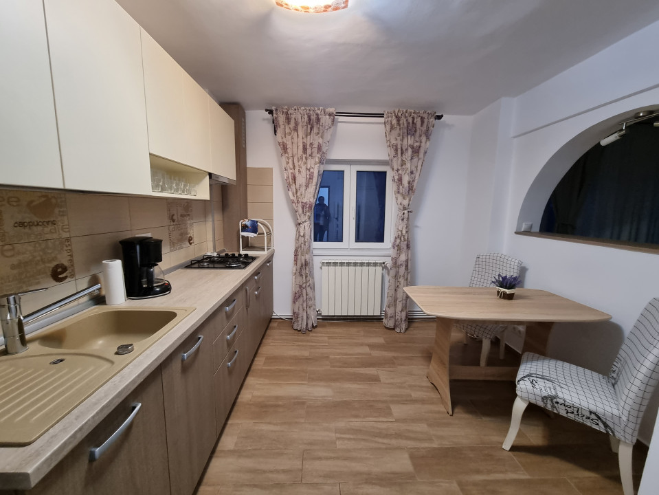 Apartament 3 camere de inchiriat in zona Ultracentrala