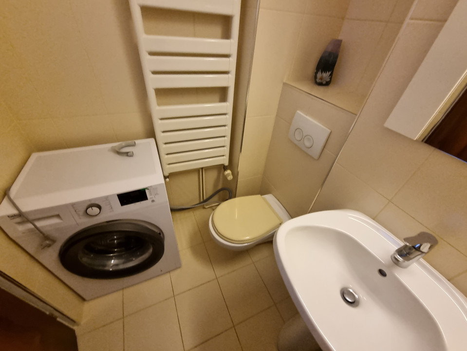 Apartament 3 camere de inchiriat in zona Ultracentrala