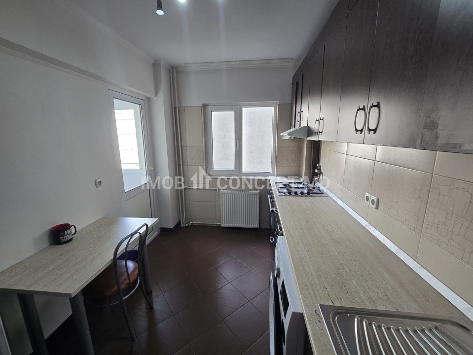 Inchiriere apartament 2 camere spatios in zona Republicii