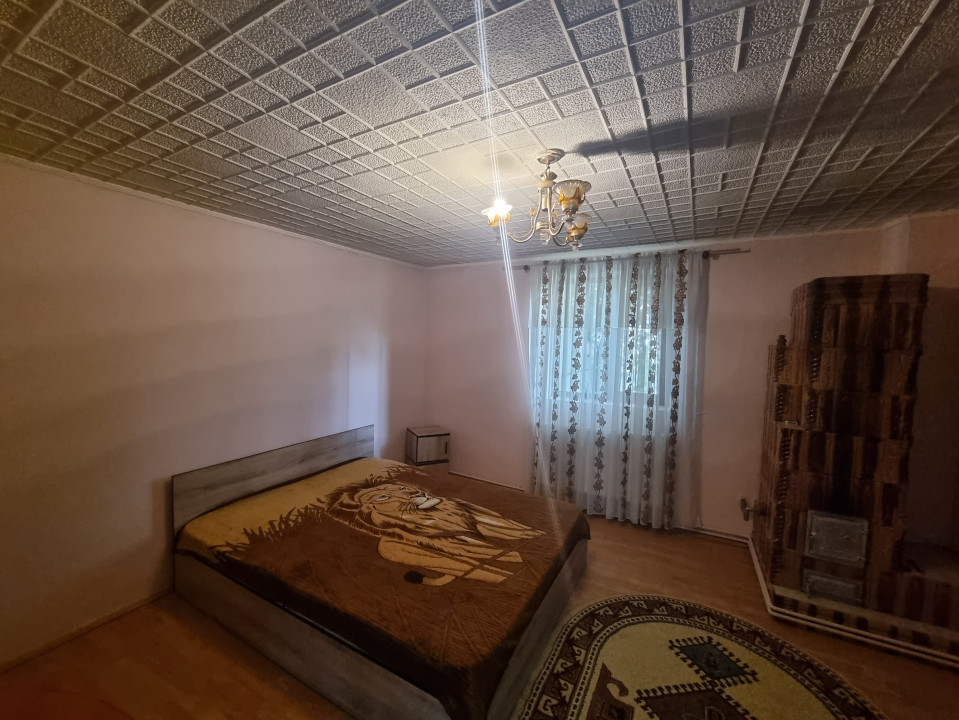 Vanzare casa cu 4 camere si teren in zona Bucov-Pleasa