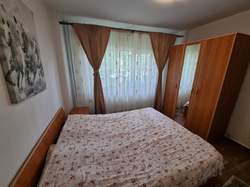 Inchiriere apartament 2 camere decomandat in zona Pta M Viteazul