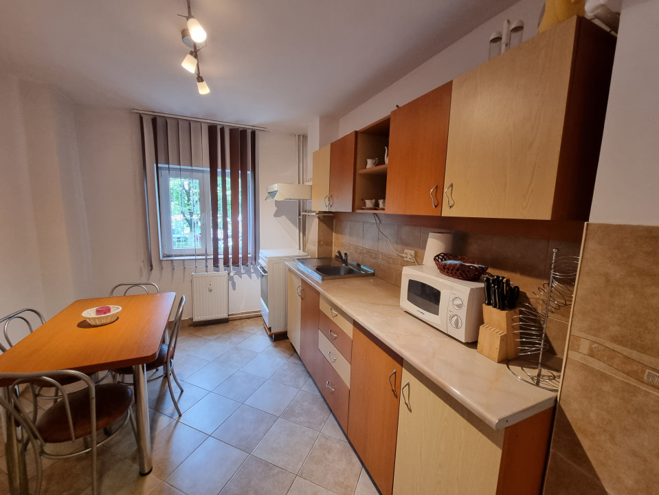 Inchiriere apartament 2 camere decomandat in zona Pta M Viteazul
