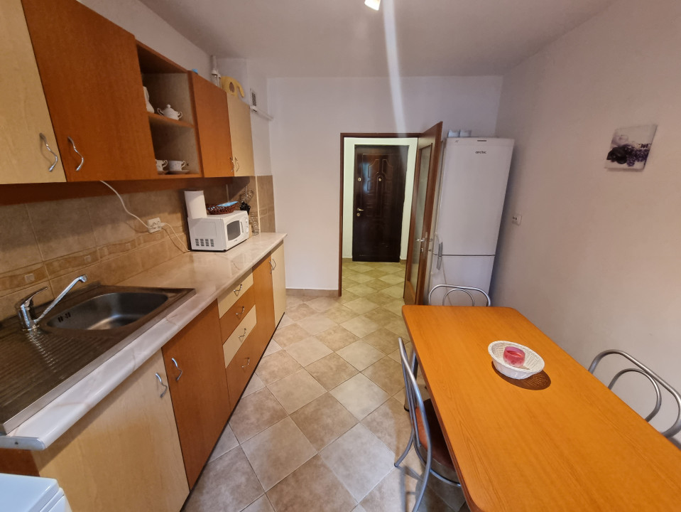 Inchiriere apartament 2 camere decomandat in zona Pta M Viteazul