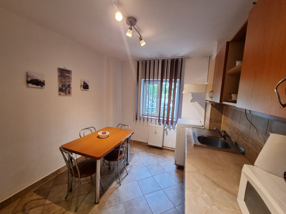 Inchiriere apartament 2 camere decomandat in zona Pta M Viteazul