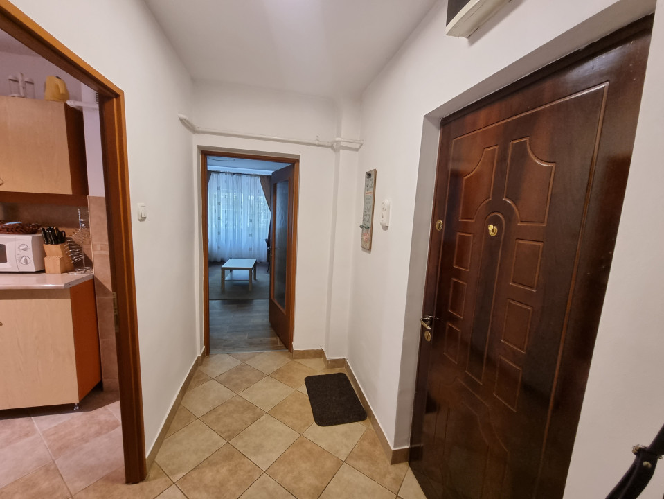 Inchiriere apartament 2 camere decomandat in zona Pta M Viteazul