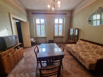 Vanzare casa 4 camere- Patrimoniu, cu teren de 700 mp in zona Marasesti