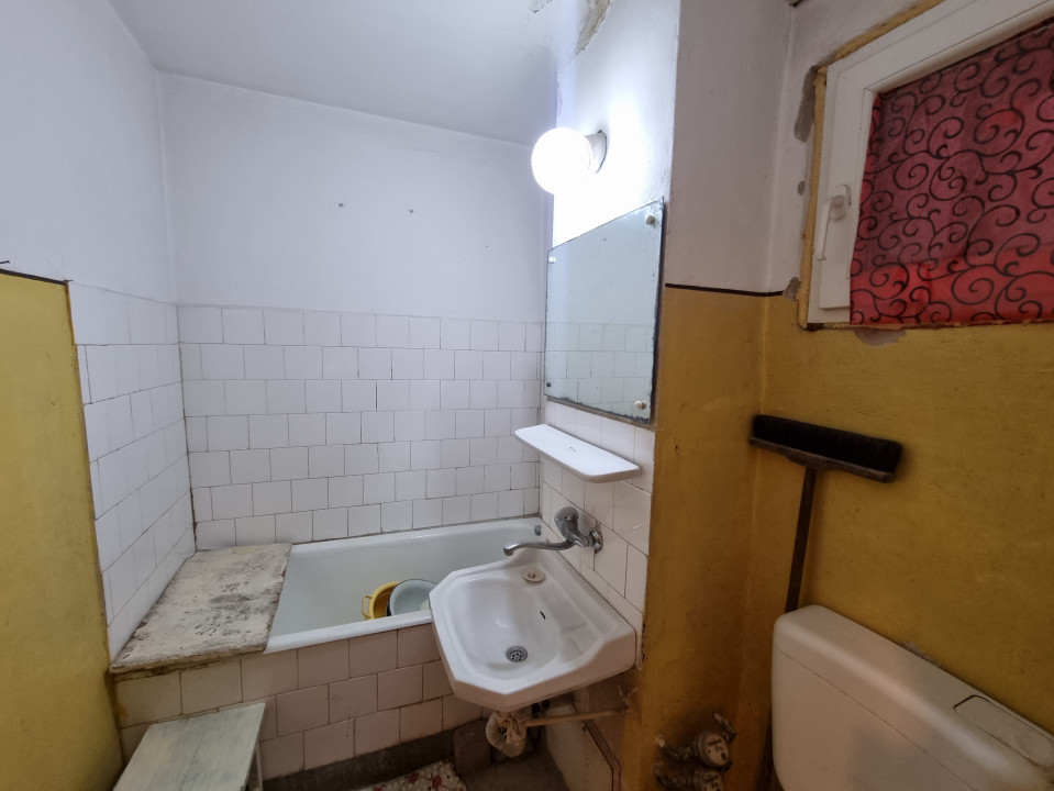 Vanzare cu pret bun, apartament 3 camere in Z. Marasesti-Sos Vestului