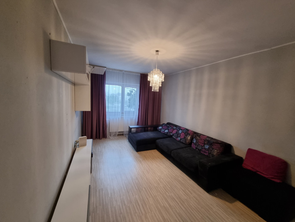 Vanzare apartament 3 camere- decomandat in zona Bariera Bucuresti