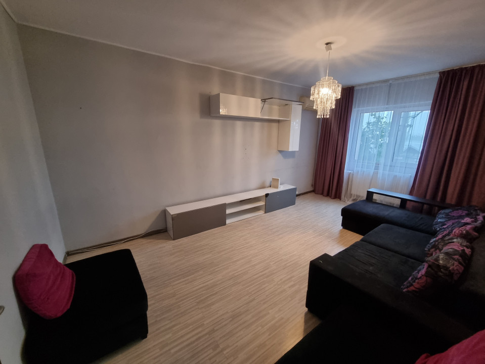 Vanzare apartament 3 camere- decomandat in zona Bariera Bucuresti