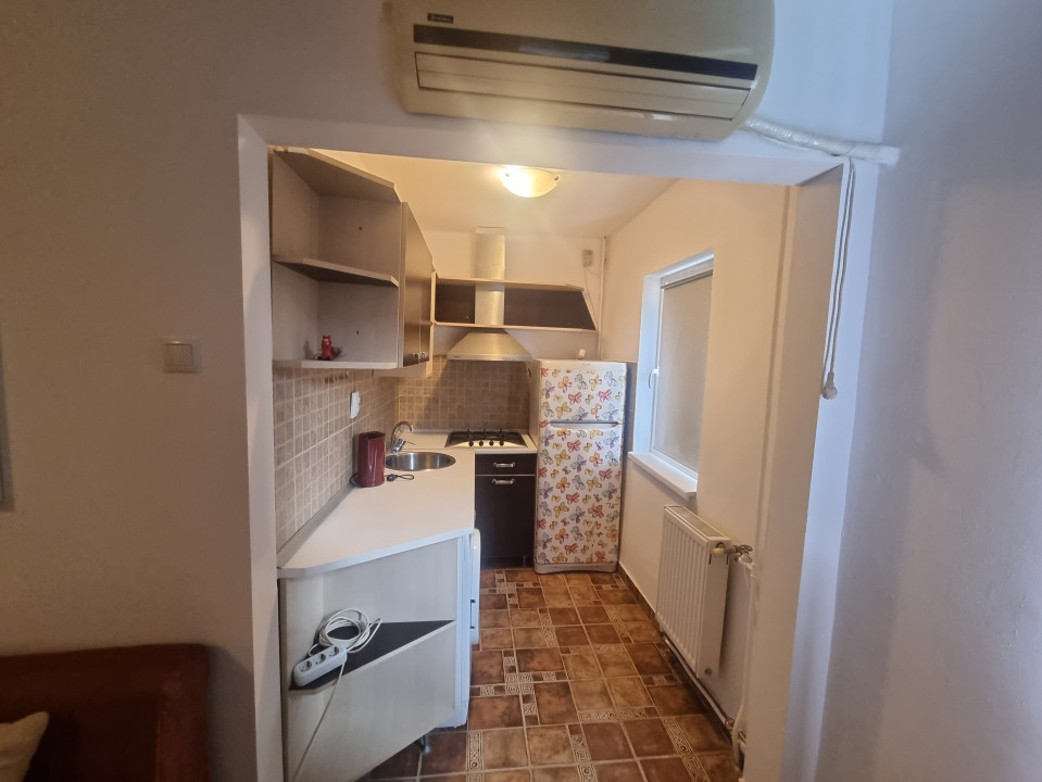 Vanzare garsoniera moderna in zona Enachita Vacarescu