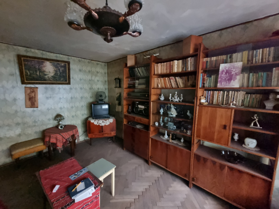 Vanzare apartament 4 camere in zona Pta M Viteazul-Caraiman