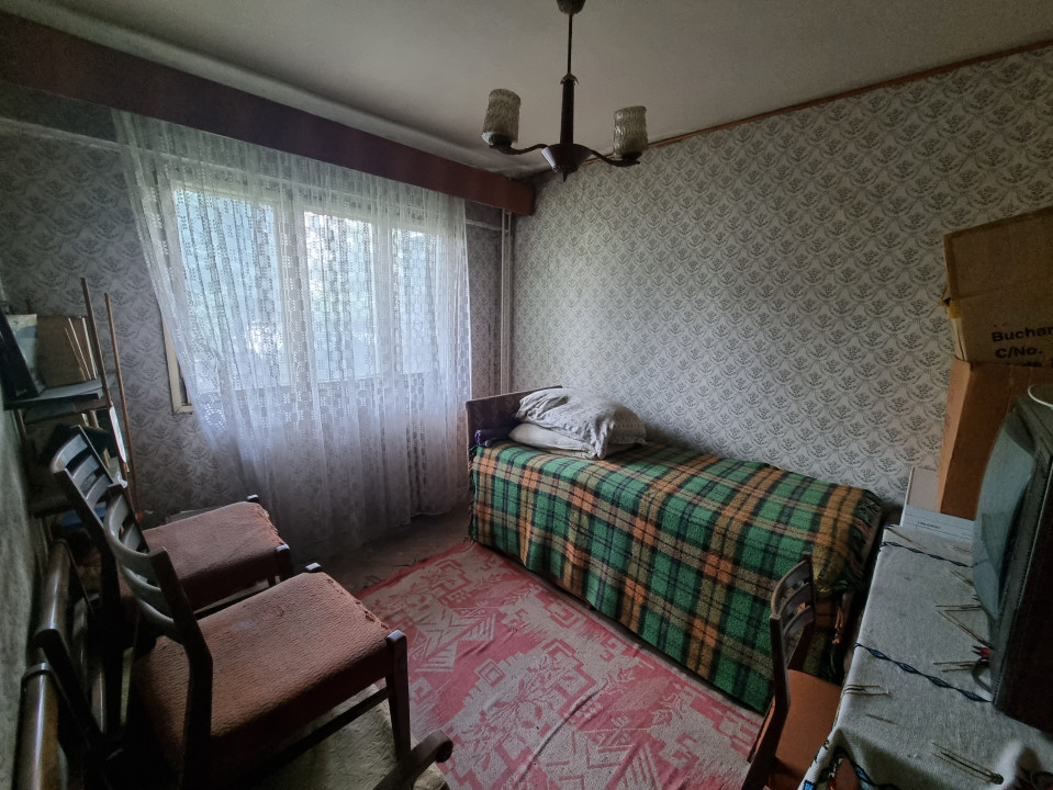 Vanzare apartament 4 camere in zona Pta M Viteazul-Caraiman