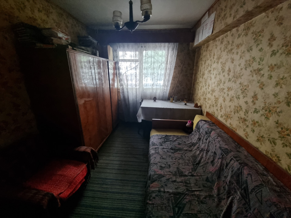 Vanzare apartament 4 camere in zona Pta M Viteazul-Caraiman