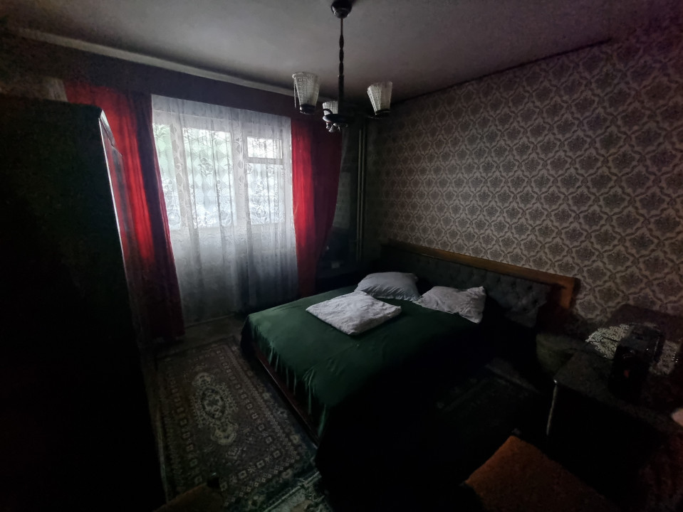 Vanzare apartament 4 camere in zona Pta M Viteazul-Caraiman