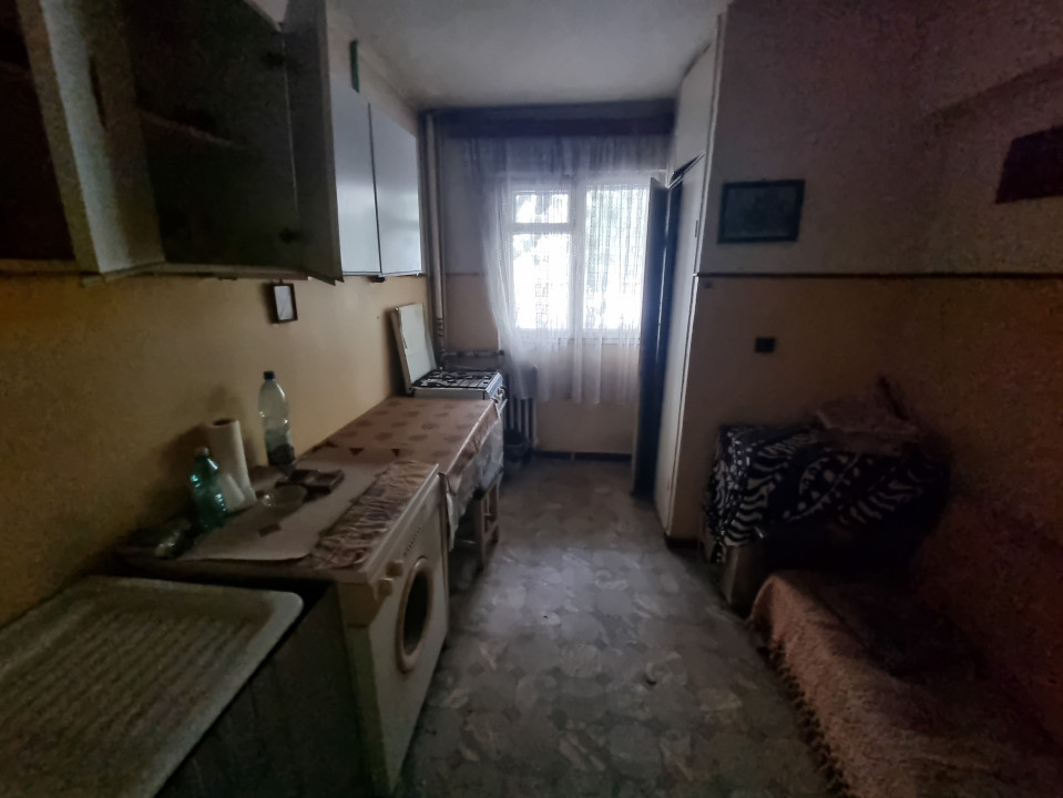 Vanzare apartament 4 camere in zona Pta M Viteazul-Caraiman