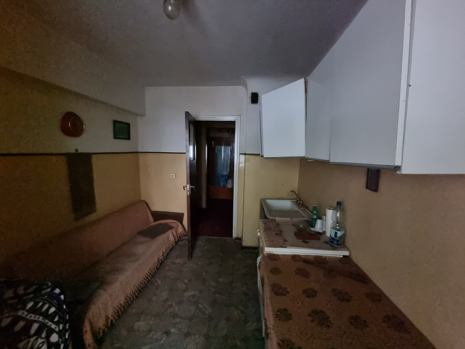 Vanzare apartament 4 camere in zona Pta M Viteazul-Caraiman